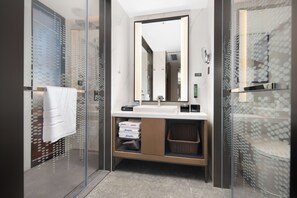 Comfort Single Room, Garden View | Bathroom | Hair dryer, slippers, towels, soap - Hampton by hilton shangrao fenghuang (Shangrao)