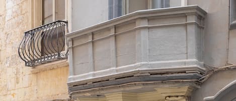Apartment, Stadtblick | Außendetails