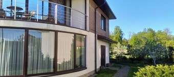 Serene 4-bedroom House Rental in Historic Rīga