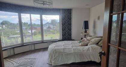 Serene 4-bedroom House Rental in Historic Rīga