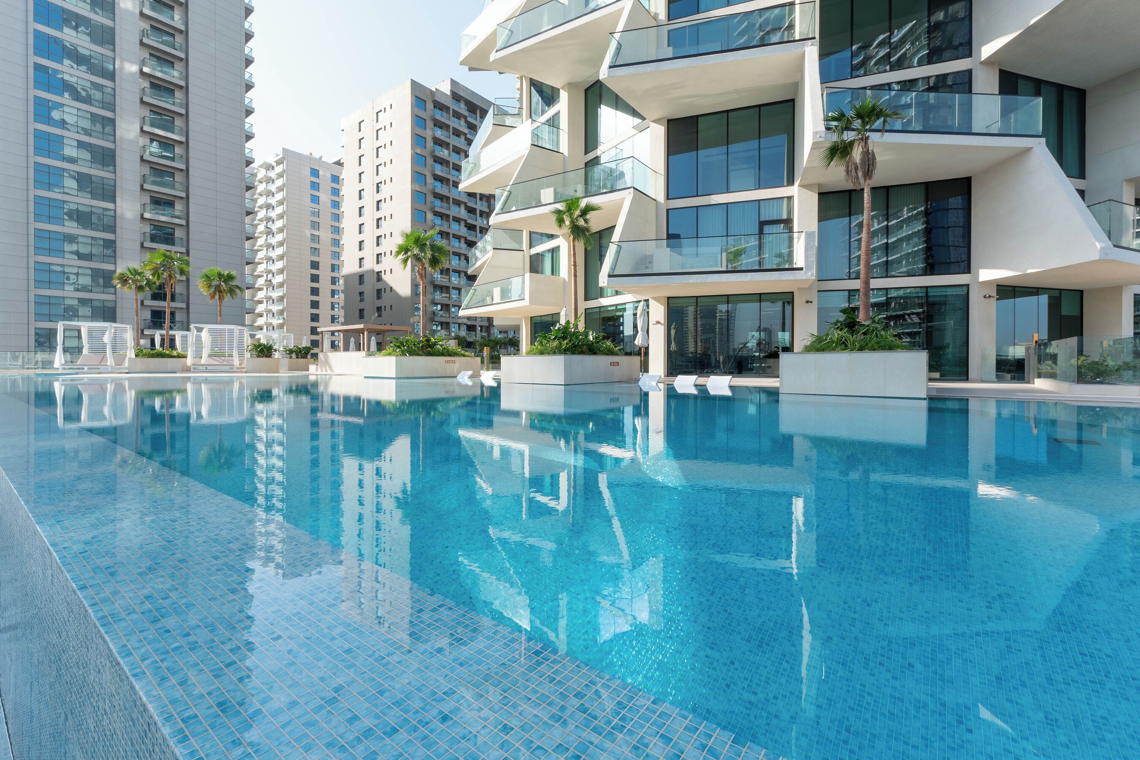 2 piscines extérieures