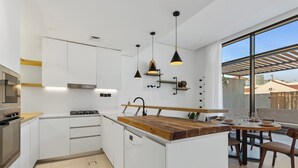 Private kitchen - Urban Chic 1 Bedroom w/ big Balcony Kitchen in JVC (Jumeirah Village Circle (JVC))