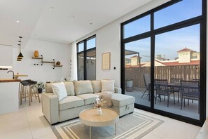 TV - Urban Chic 1 Bedroom w/ big Balcony Kitchen in JVC (Jumeirah Village Circle (JVC))
