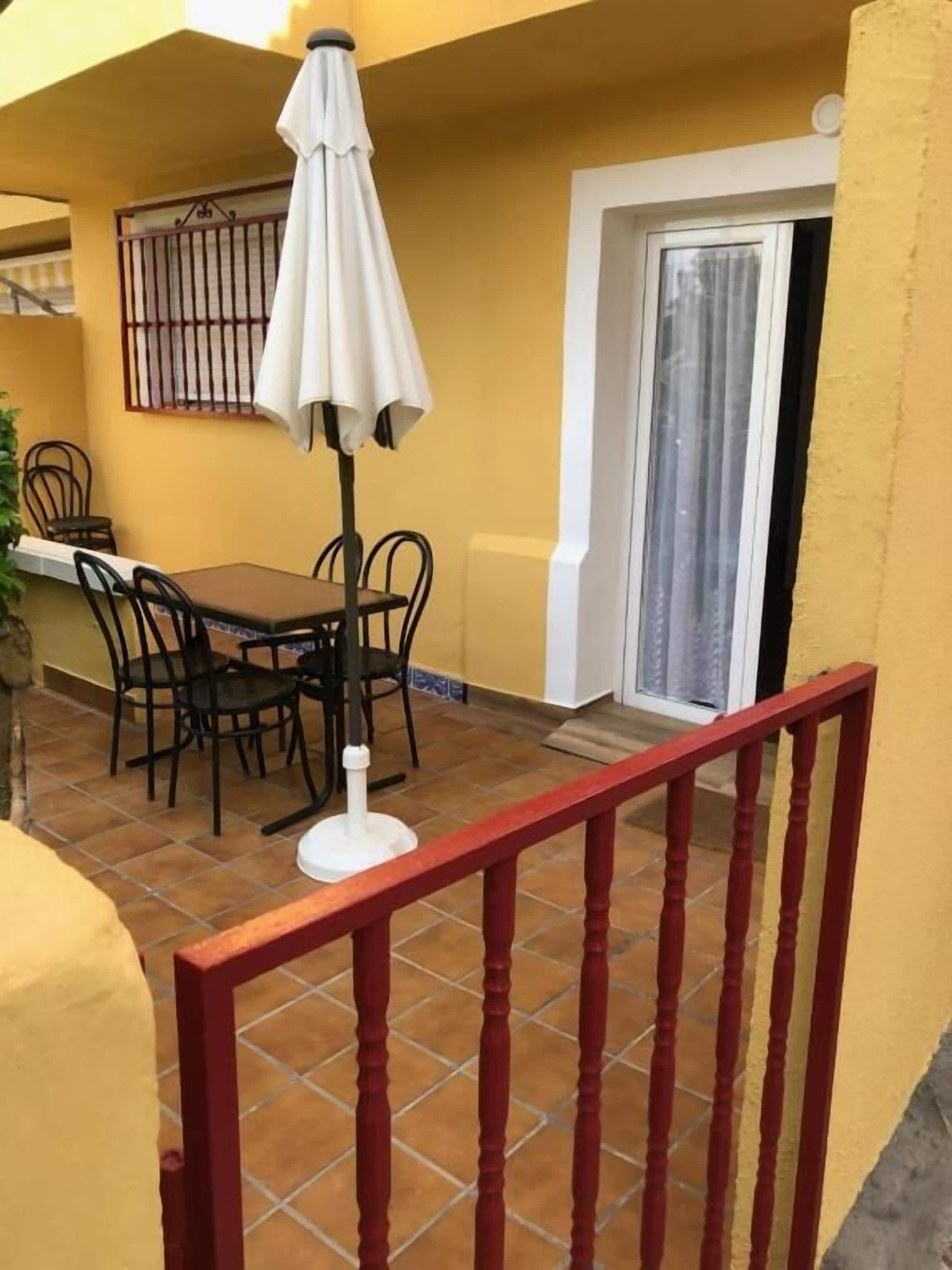 Apartamento, 2 habitaciones, cocina, vistas al jardín | Restaurante al aire libre