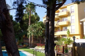 Family Apartment, Pool View | Property grounds - Apartamentos Nicaragua Benidorm  (Benidorm)