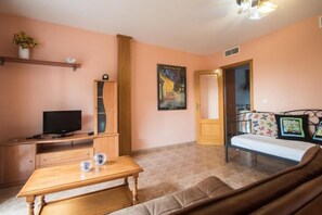 Lägenhet Classic - balkong - utsikt mot poolen | Vardagsrum