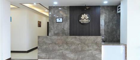 Deluxe Studio Suite | Reception