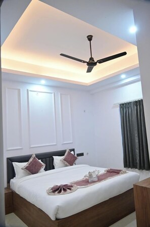 Deluxe Studio Suite | Free WiFi - The Ravishya Retreat (Ayodhya)