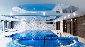 Innenpool, beheizter Pool