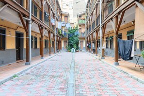 Property grounds - (BMU9213) 1 bedroom apartment in Chamberí (Madrid)