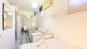 1 chambre, fer et planche à repasser, accès au Wi-Fi (inclus)