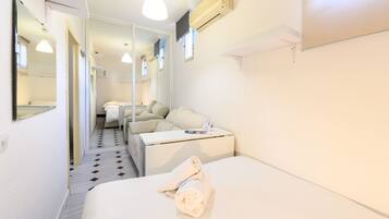 Een strijkplank/strijkijzer, gratis wifi