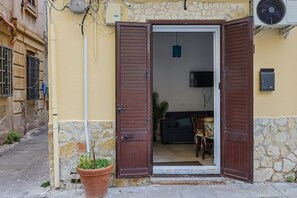 Exterior detail - Living Ballarò by Rentbeat (Palermo)