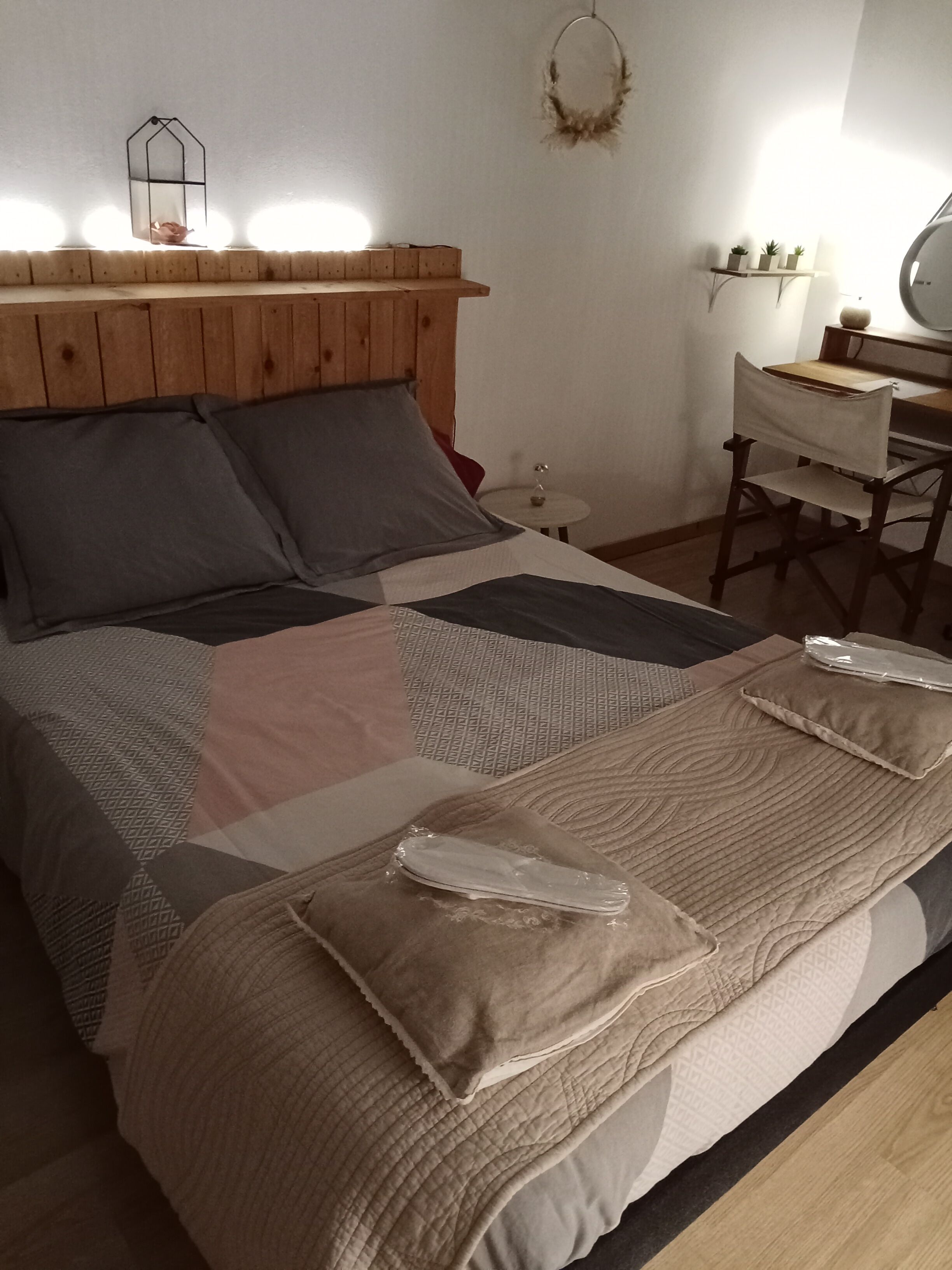 Bügeleisen/Bügelbrett, Internetzugang, Bettwäsche