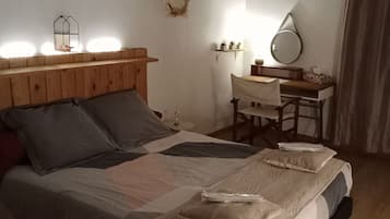 Bügeleisen/Bügelbrett, Internetzugang, Bettwäsche