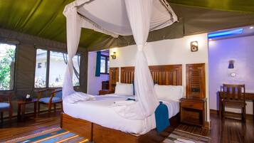 In-room safe, individually furnished, desk, laptop workspace