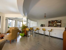 Bar (en la propiedad)