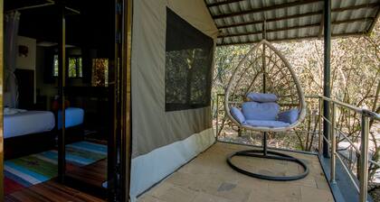 OLIVE LAKE ELEMENTAITA LODGE