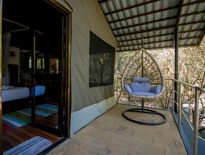 OLIVE LAKE ELEMENTAITA LODGE