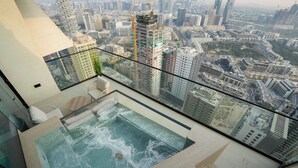 Deluxe-Apartment, Balkon | Eigener Pool
