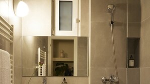 Hair dryer - Phaedrus Living: Kolonaki Crown Residences 1 (Athens)