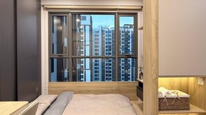 Comfort-studio, 1 keskisuuri parisänky | Yksilöllisesti sisustettu, yksilöllisesti kalustettu, työpöytä