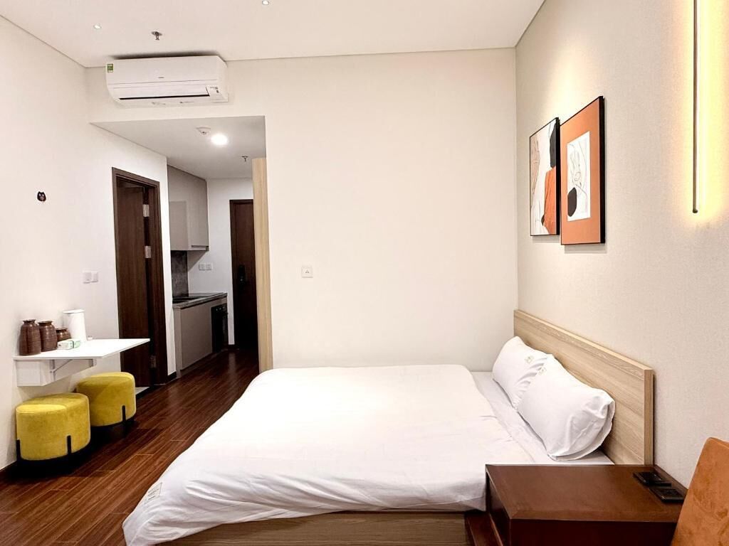 Apartment, Courtyard View | Desk, laptop workspace, free WiFi