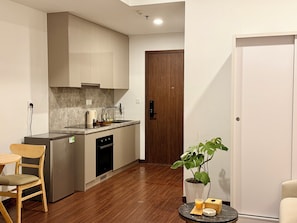 Superior Studio, 1 Bedroom | Private kitchen | Fridge, microwave - A Quiet Stay - Service Apartment Ha Noi (Hanoi)