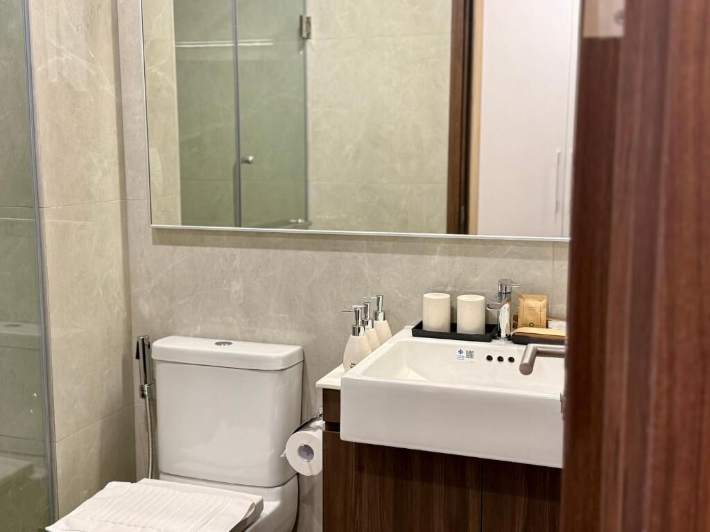 Free toiletries, hair dryer, towels, shampoo