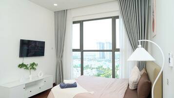 Comfort Studio, 1 Queen Bed | Desk, laptop workspace, soundproofing, free WiFi