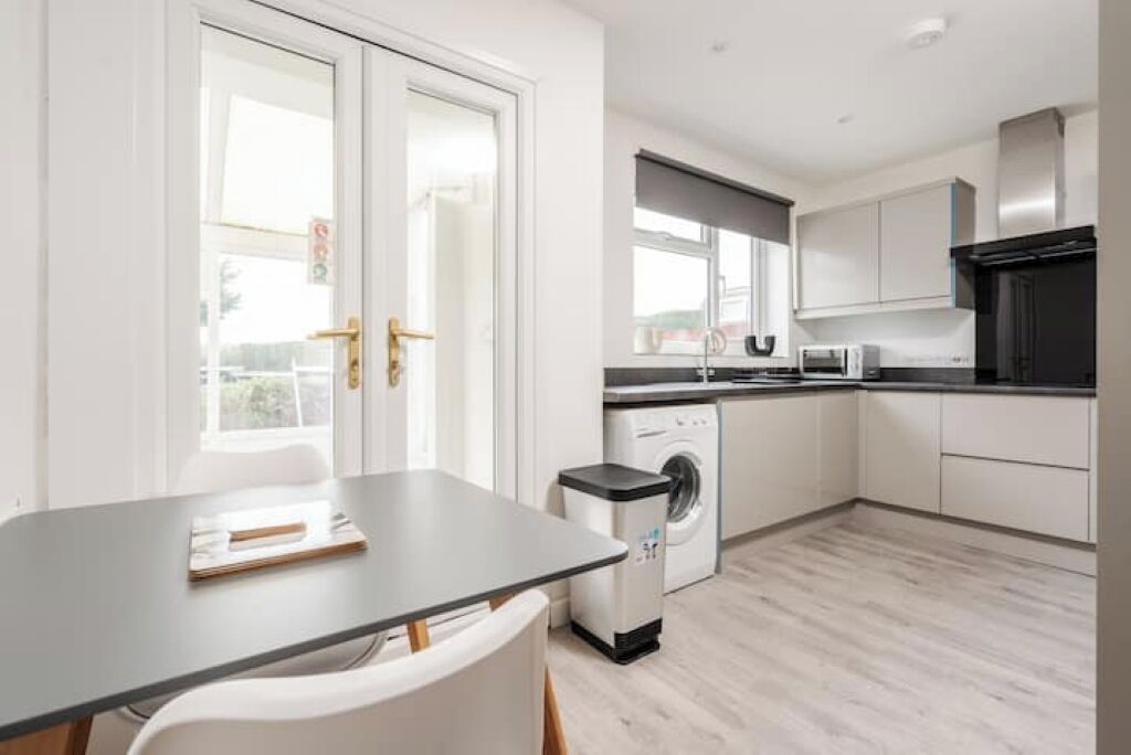 Mikrowelle, Ofen, Geschirrspüler