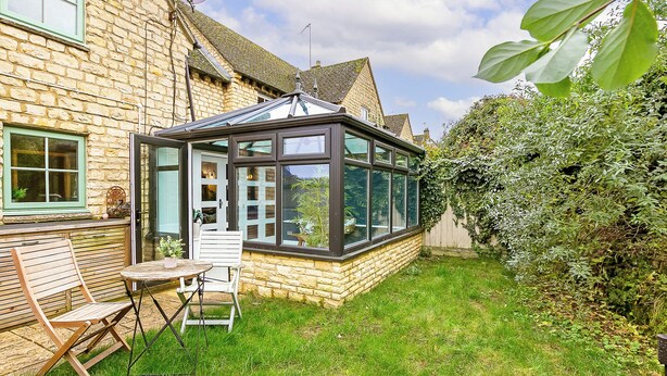 Outdoor dining - Beautiful 3 Bedroom Cotswold Cottage (Chipping Norton)