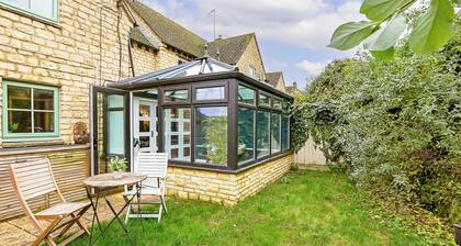 Beautiful 3 Bedroom Cotswold Cottage