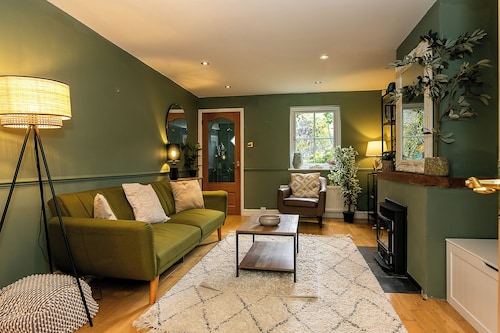 Beautiful 3 Bedroom Cotswold Cottage