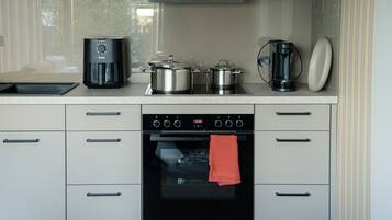 Kühlschrank, Ofen, Herdplatte, Geschirrspüler