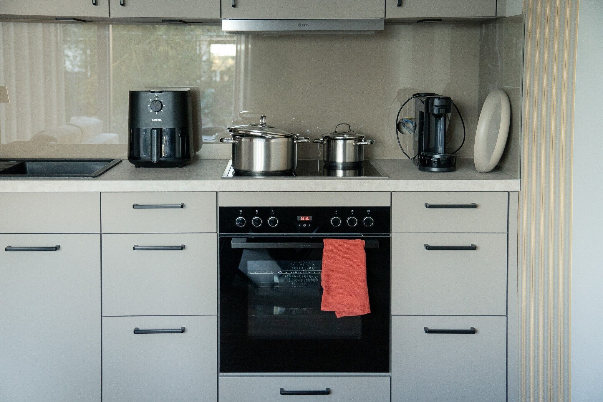 Réfrigérateur, four, plaque de cuisson, lave-vaisselle