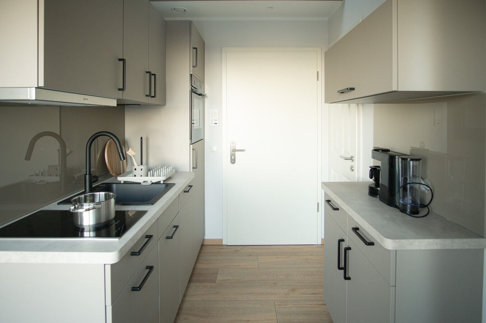 Kühlschrank, Ofen, Herdplatte, Geschirrspüler