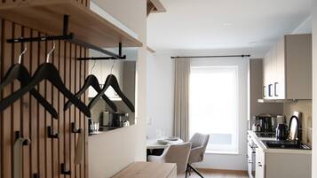 Kühlschrank, Ofen, Herdplatte, Geschirrspüler
