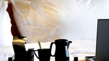 خزنة داخل الغرفة وستائر تعتيم ومكواة/لوح كي وواي فاي مجانًا