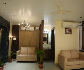 Living area - HOTEL JASRAJ INN (Ranchi)