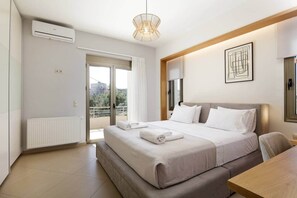 4 Schlafzimmer, Zimmersafe, Bügeleisen/Bügelbrett, WLAN