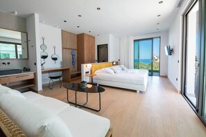 6 bedrooms, in-room safe, iron/ironing board, WiFi - VIP Villa Lydia, indoor heated pool, seaview, cozy (Kissamos)