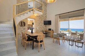 Dining - Seafront Villa Spira, Pool, View & FREE Breakfast (Τοπική Κοινότητα Πλατάνου)