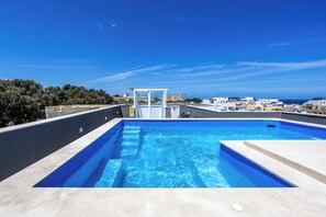 Cobertura, vista para o mar | Piscina | Piscina externa, espreguiçadeiras