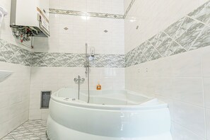 Basic Apartment | Bathroom - 2BR Apartment Steps From AKH Center (Vienna)