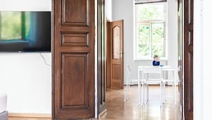Unclassified image, 3 of 33, button - 2BR Apartment Steps From AKH Center (Vienna)