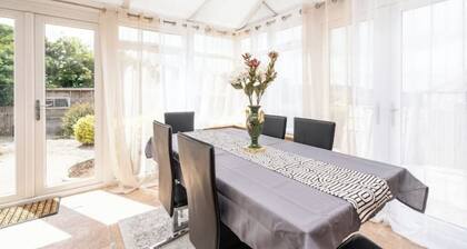 Comfort & Convenience in Telford – Cozy 3-Bedroom Home