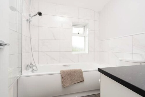 Comfort & Convenience in Telford – Cozy 3-Bedroom Home