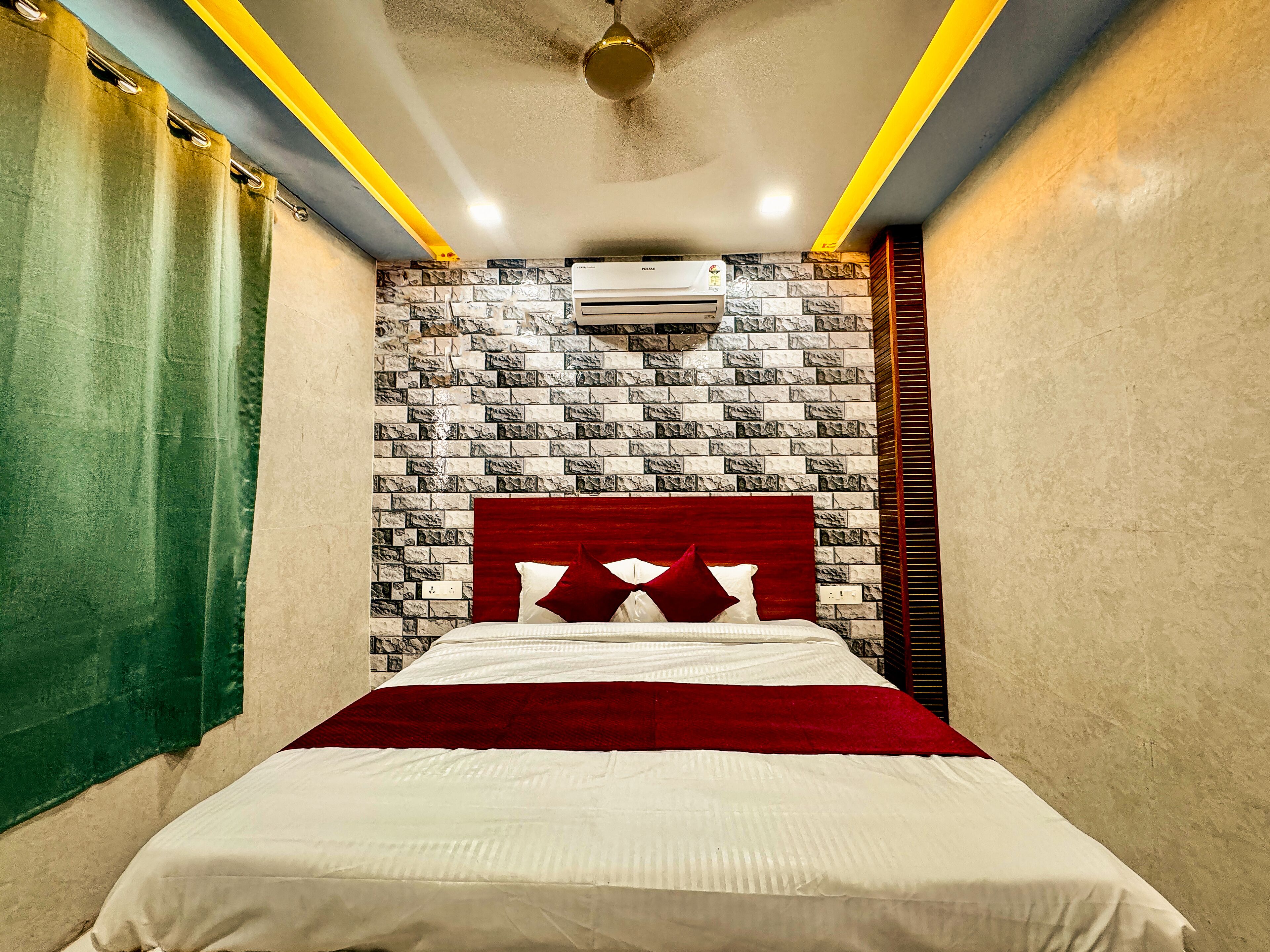 Deluxe Room | Free WiFi