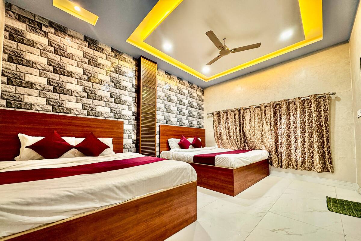 Family Room | Hypo-allergenic bedding available, WiFi (free), bed sheets